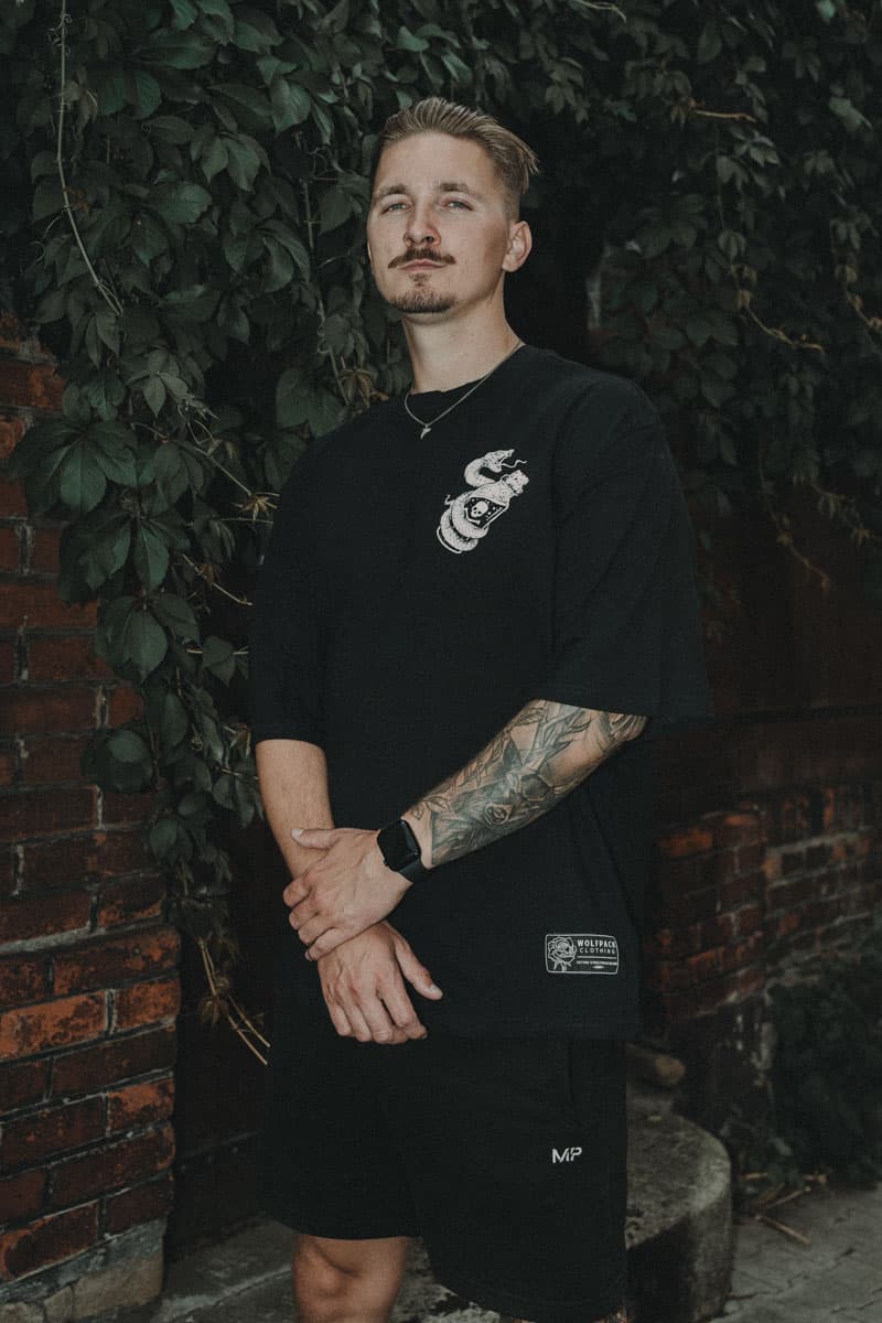 Black oversized t-shirt with JADOKU OVERSIZED TEE UNISEX print - Wolfpack Clothing