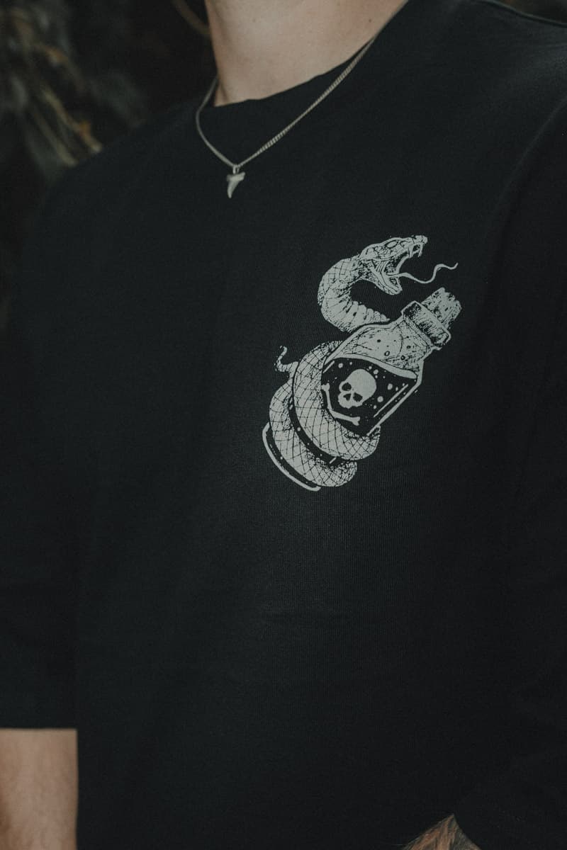 Black oversized t-shirt with JADOKU OVERSIZED TEE UNISEX print - Wolfpack Clothing