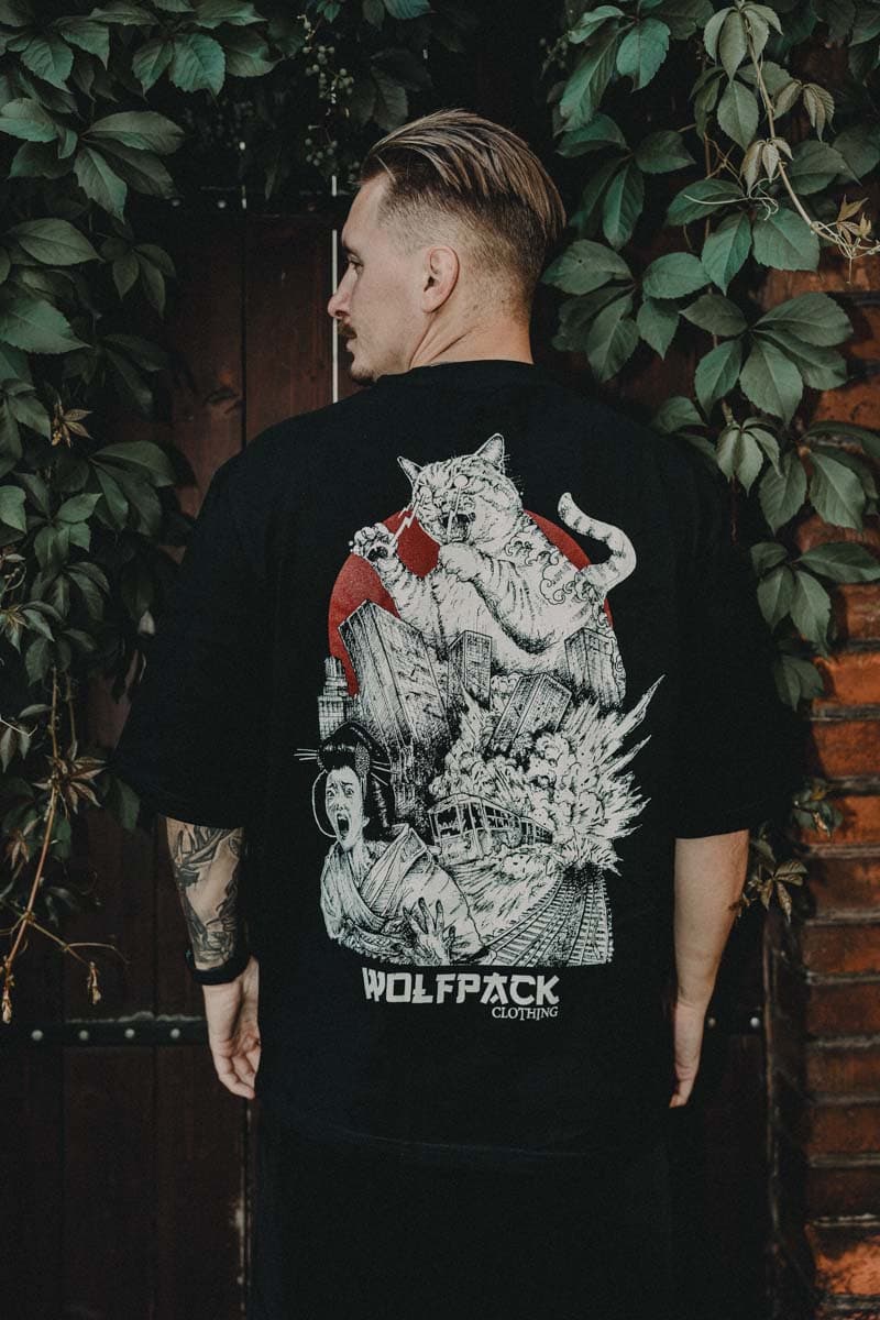 Black oversized t-shirt with CATZILLA OVERSIZED TEE UNISEX print - Wolfpack Clothing