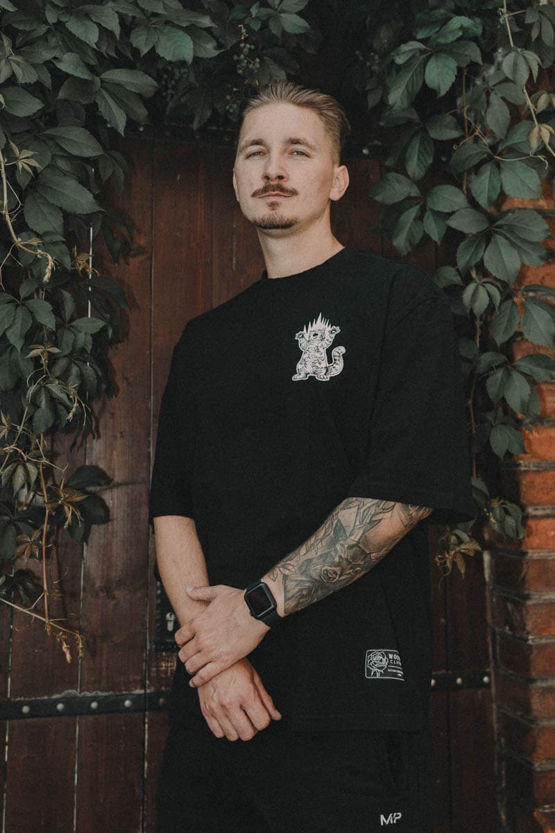 Black oversized t-shirt with CATZILLA OVERSIZED TEE UNISEX print - Wolfpack Clothing