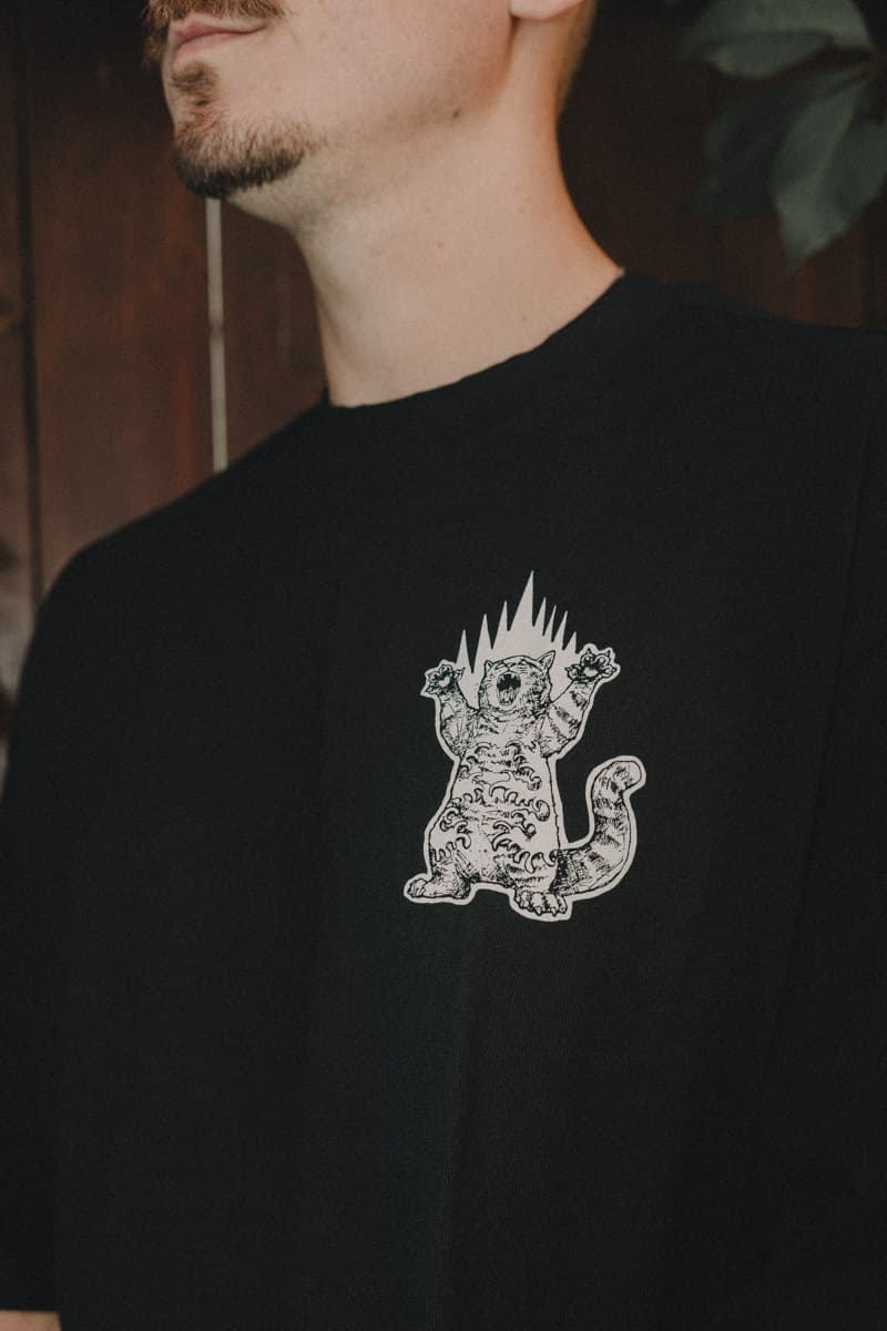 Black oversized t-shirt with CATZILLA OVERSIZED TEE UNISEX print - Wolfpack Clothing