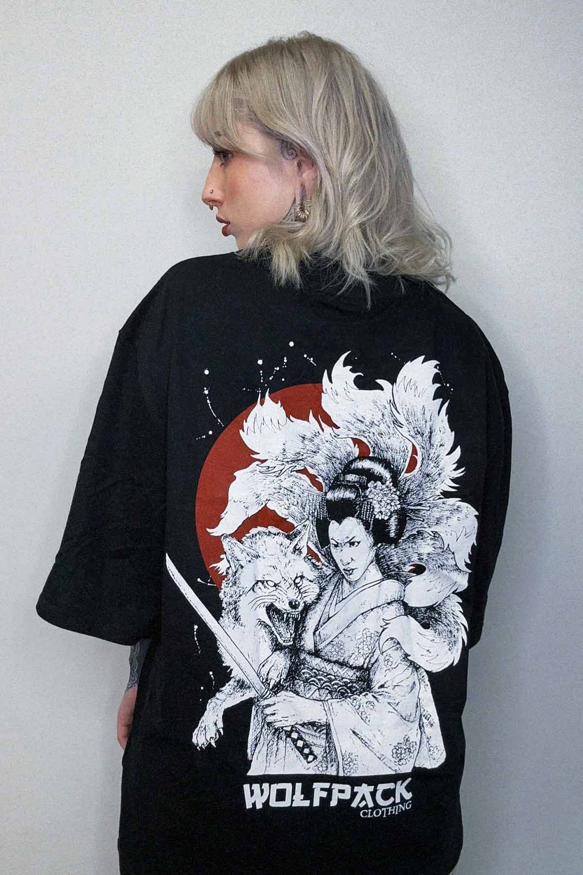 Black oversized t-shirt with KITSUNE OVERSIZED TEE UNISEX print - Wolfpack Clothing
