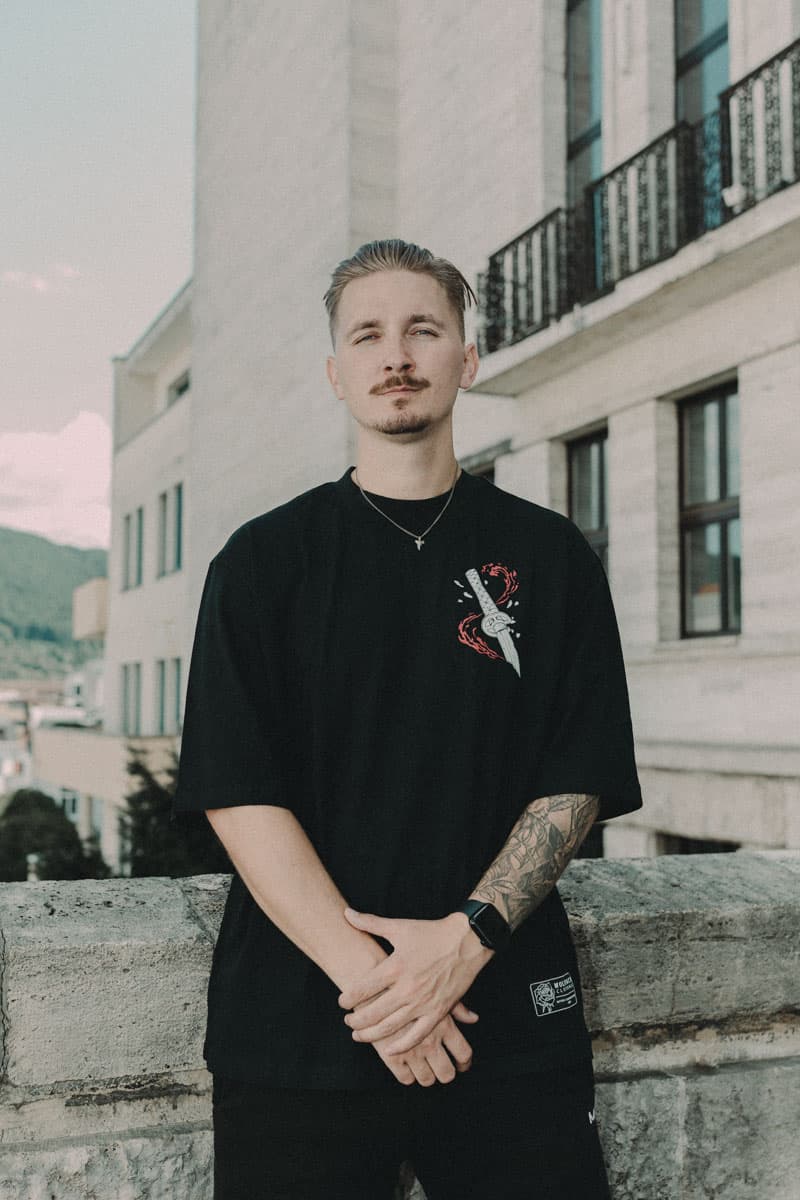 Black oversized t-shirt with RYU OVERSIZED TEE UNISEX print - Wolfpack Clothing