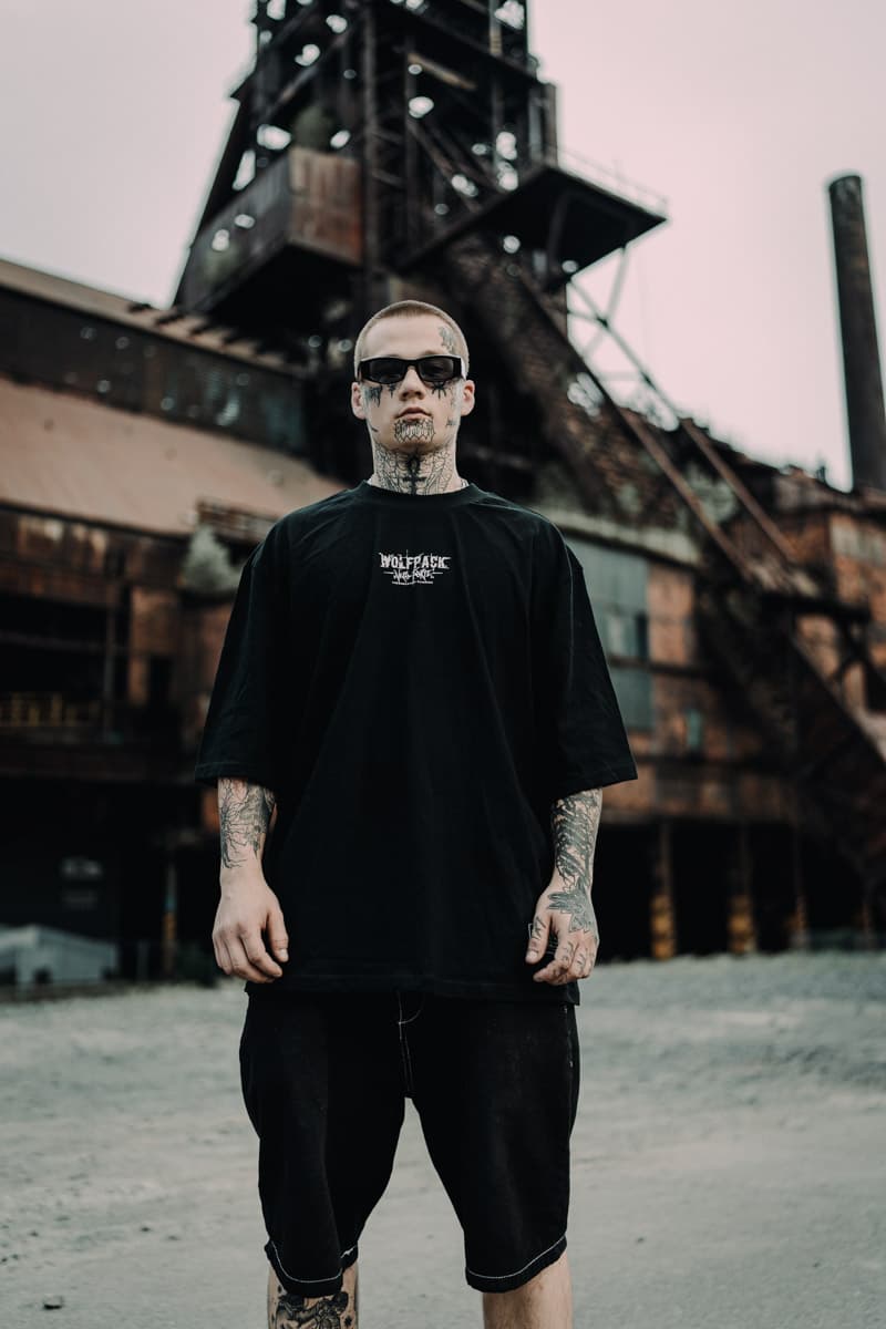 Black oversized t-shirt with TOTEM OF DEATH OVERSIZED TEE UNISEX print - Wolfpack Clothing
