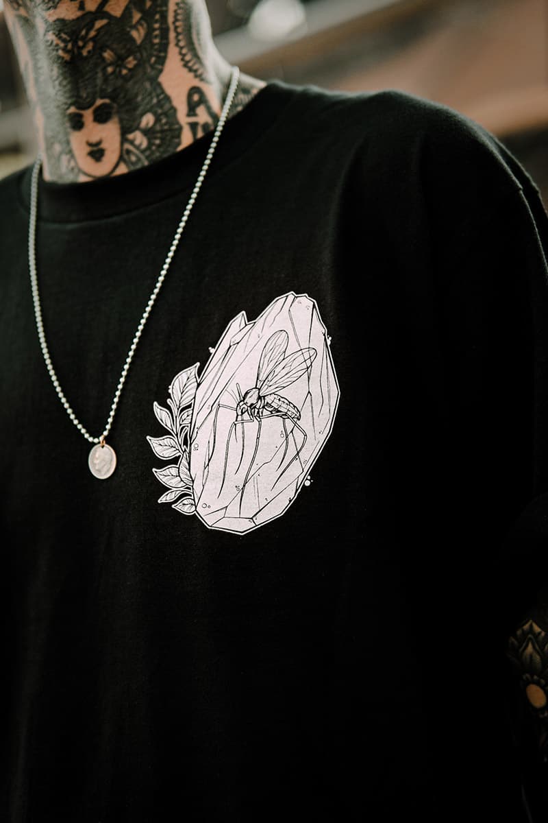 Black t-shirt with CARNOTAURUS TEE UNISEX print - Wolfpack Clothing