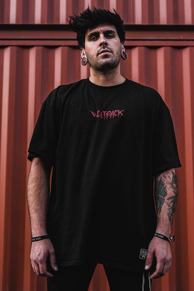 Black/red t-shirt with FOX SPIRIT TEE UNISEX print - Wolfpack Clothing