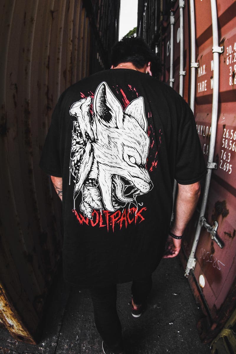 Black/red t-shirt with FOX SPIRIT TEE UNISEX print - Wolfpack Clothing