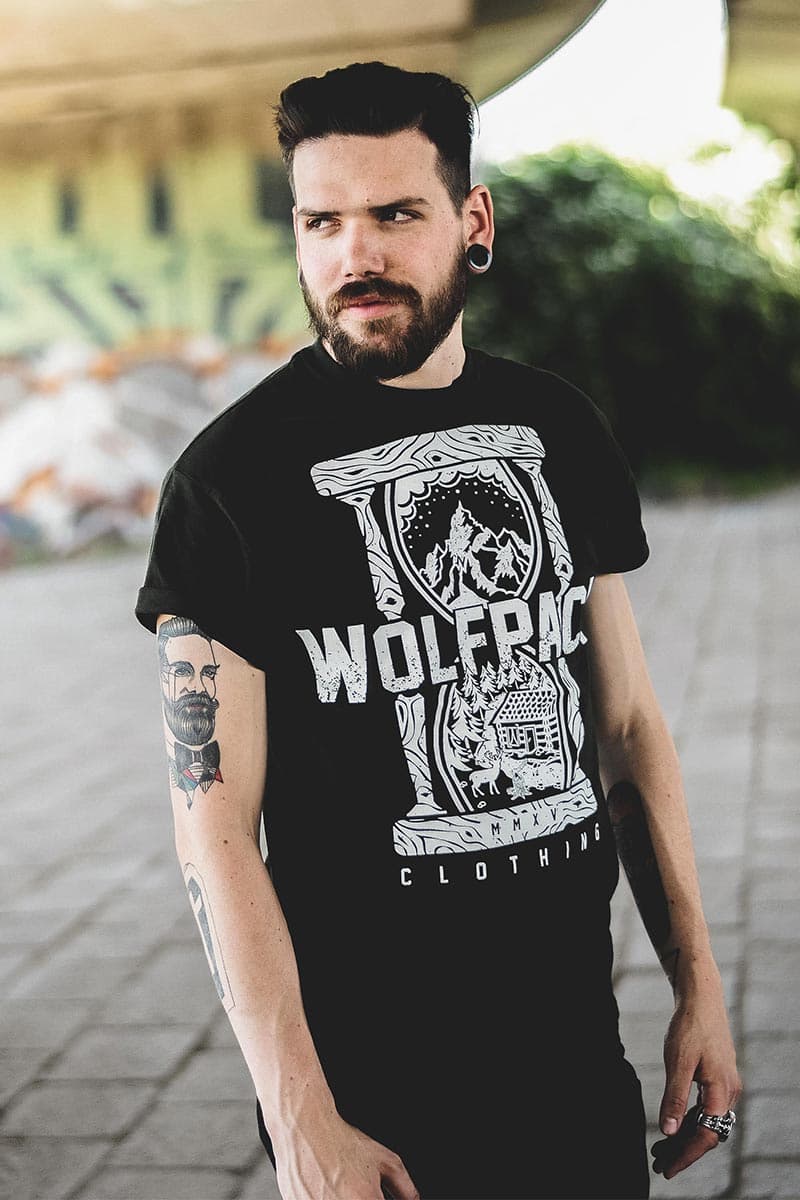 Black t-shirt with HOURGLASS TEE UNISEX print - Wolfpack Clothing