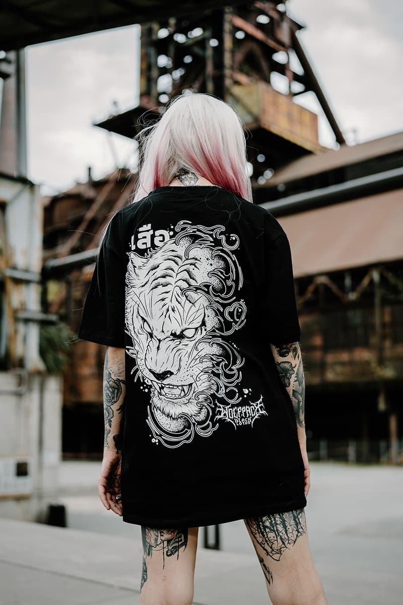 Black t-shirt with JUNGLE KING TEE UNISEX print - Wolfpack Clothing