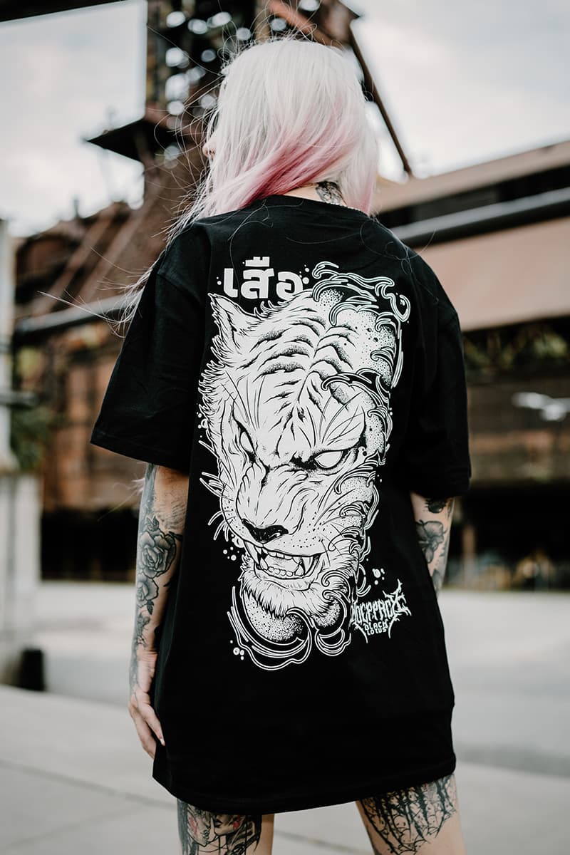 Black t-shirt with JUNGLE KING TEE UNISEX print - Wolfpack Clothing
