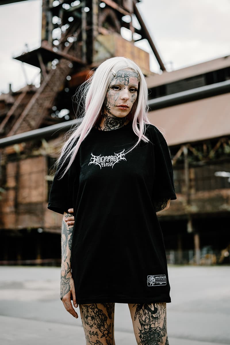 Black t-shirt with JUNGLE KING TEE UNISEX print - Wolfpack Clothing