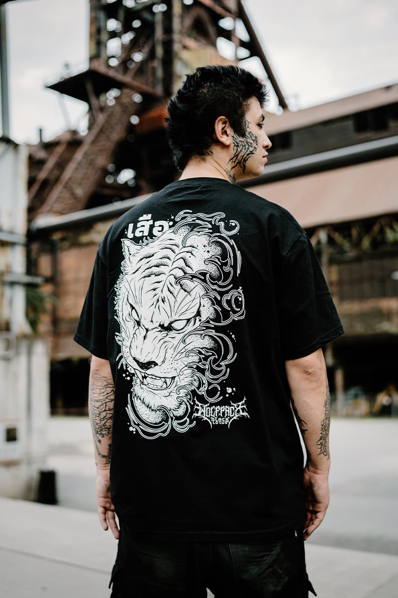 Black t-shirt with JUNGLE KING TEE UNISEX print - Wolfpack Clothing