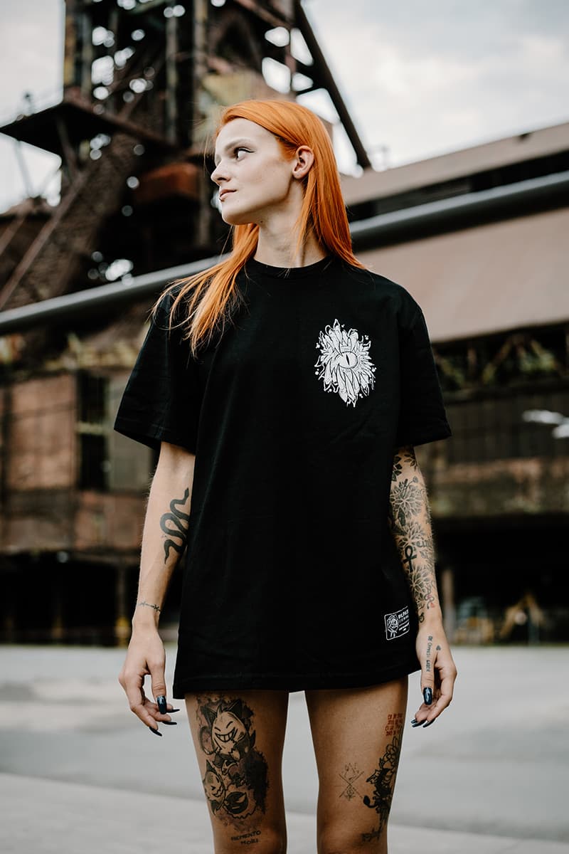 Black t-shirt with SCALES & SILENCE TEE UNISEX print - Wolfpack Clothing