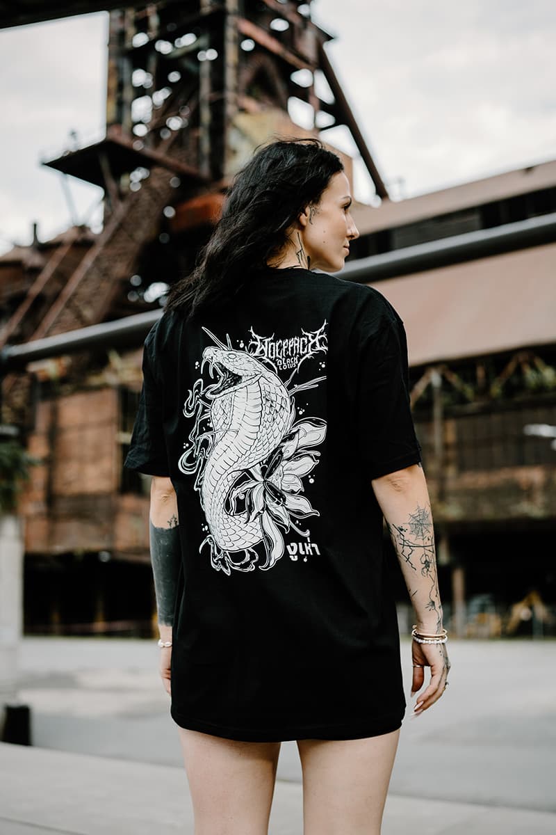 Black t-shirt with SERPENT OF SIAM TEE UNISEX print - Wolfpack Clothing