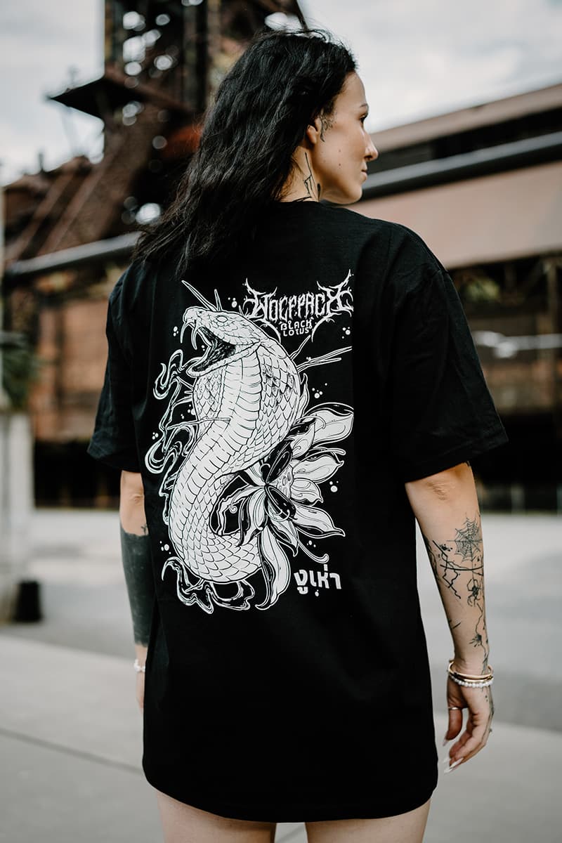 Black t-shirt with SERPENT OF SIAM TEE UNISEX print - Wolfpack Clothing