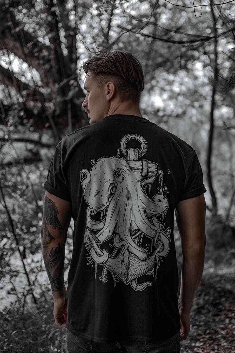 Black t-shirt with THE CHOKER TEE UNISEX print - Wolfpack Clothing