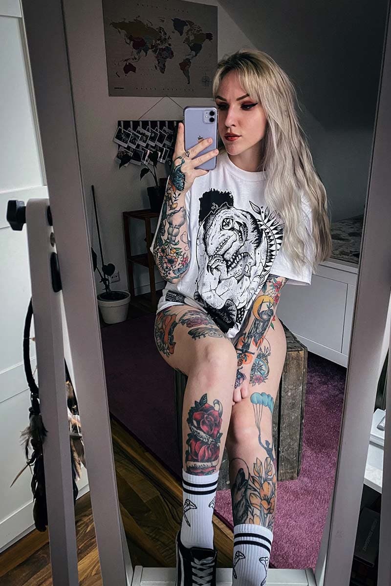 White t-shirt with THE NEWBORN TEE UNISEX print - Wolfpack Clothing