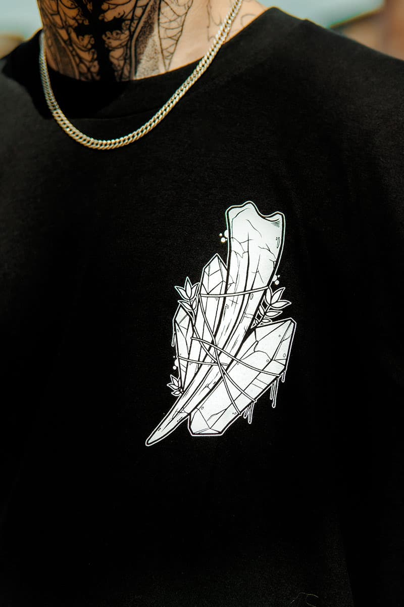 Black t-shirt with THERIZINOSAURUS TEE UNISEX print - Wolfpack Clothing