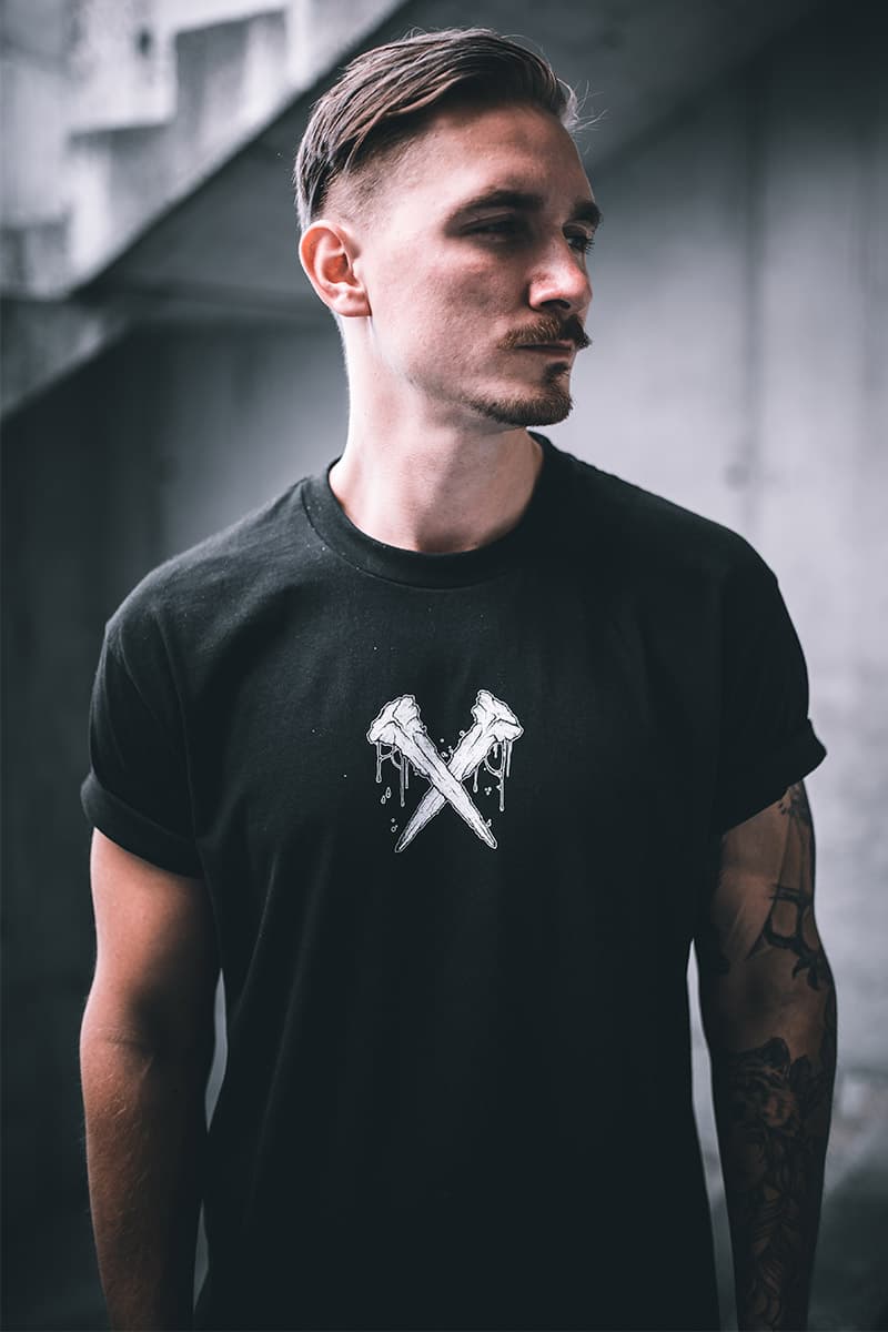 Black t-shirt with UNDEAD TEE UNISEX print - Wolfpack Clothing