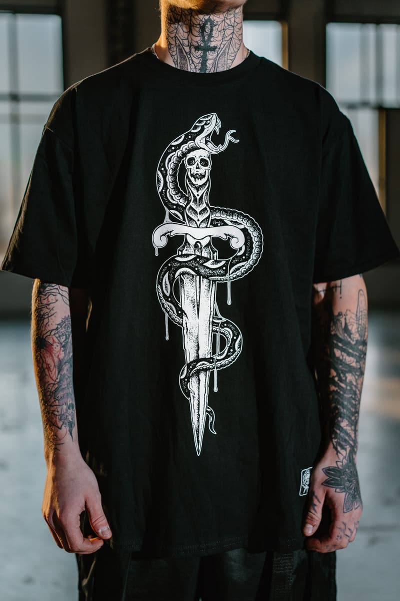 Black t-shirt with VENOM TEE UNISEX print - Wolfpack Clothing