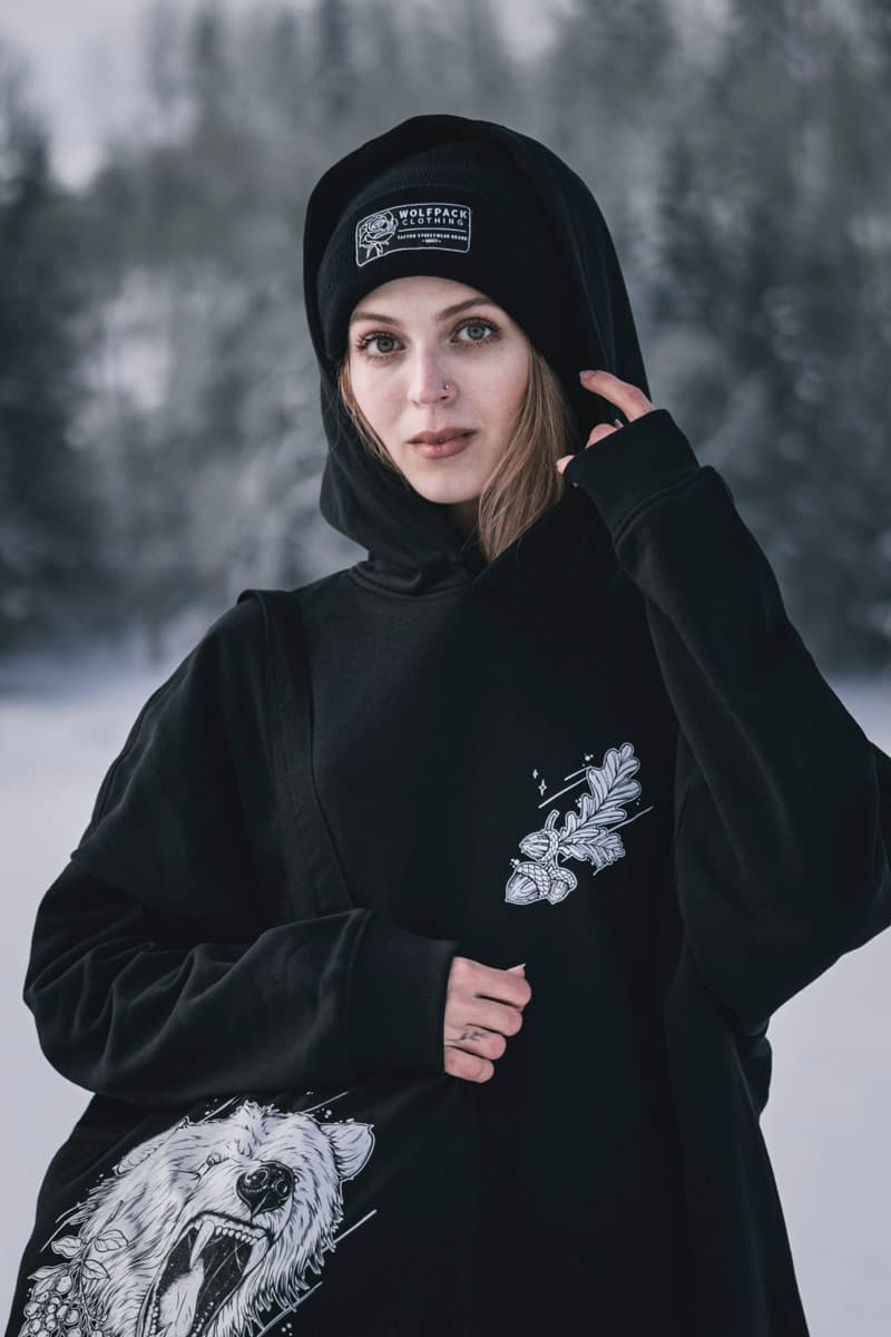 Black hat with DEAD ROSE BEANIE print - Wolfpack Clothing