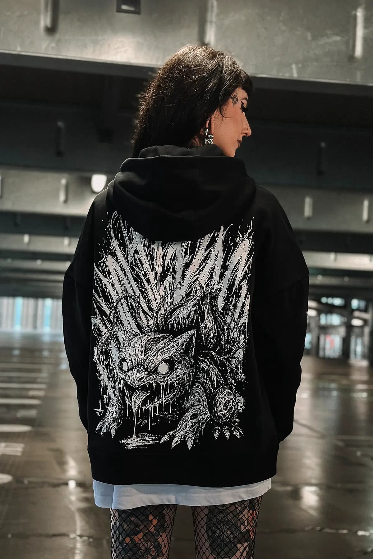 Black oversized hoodie with GRAVEBACK OVERSIZED HOODIE UNISEX print - Wolfpack Clothing