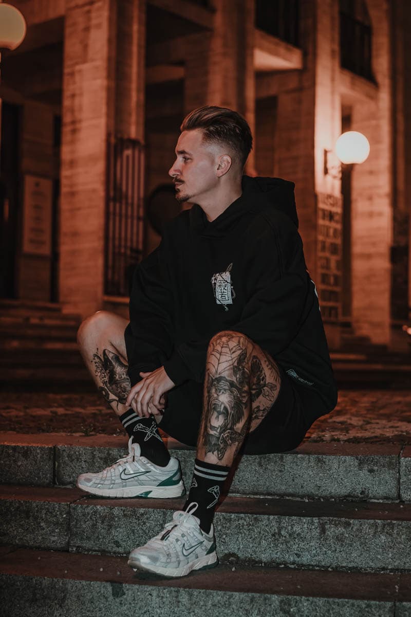 Black oversized hoodie with HANNYA OVERSIZED HOODIE UNISEX print - Wolfpack Clothing