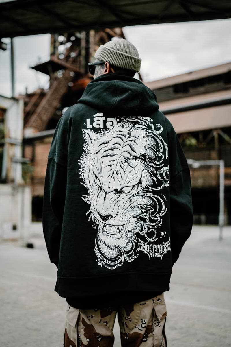 Black oversized hoodie with JUNGLE KING OVERSIZED HOODIE UNISEX print - Wolfpack Clothing