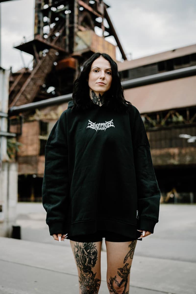 Black oversized hoodie with JUNGLE KING OVERSIZED HOODIE UNISEX print - Wolfpack Clothing