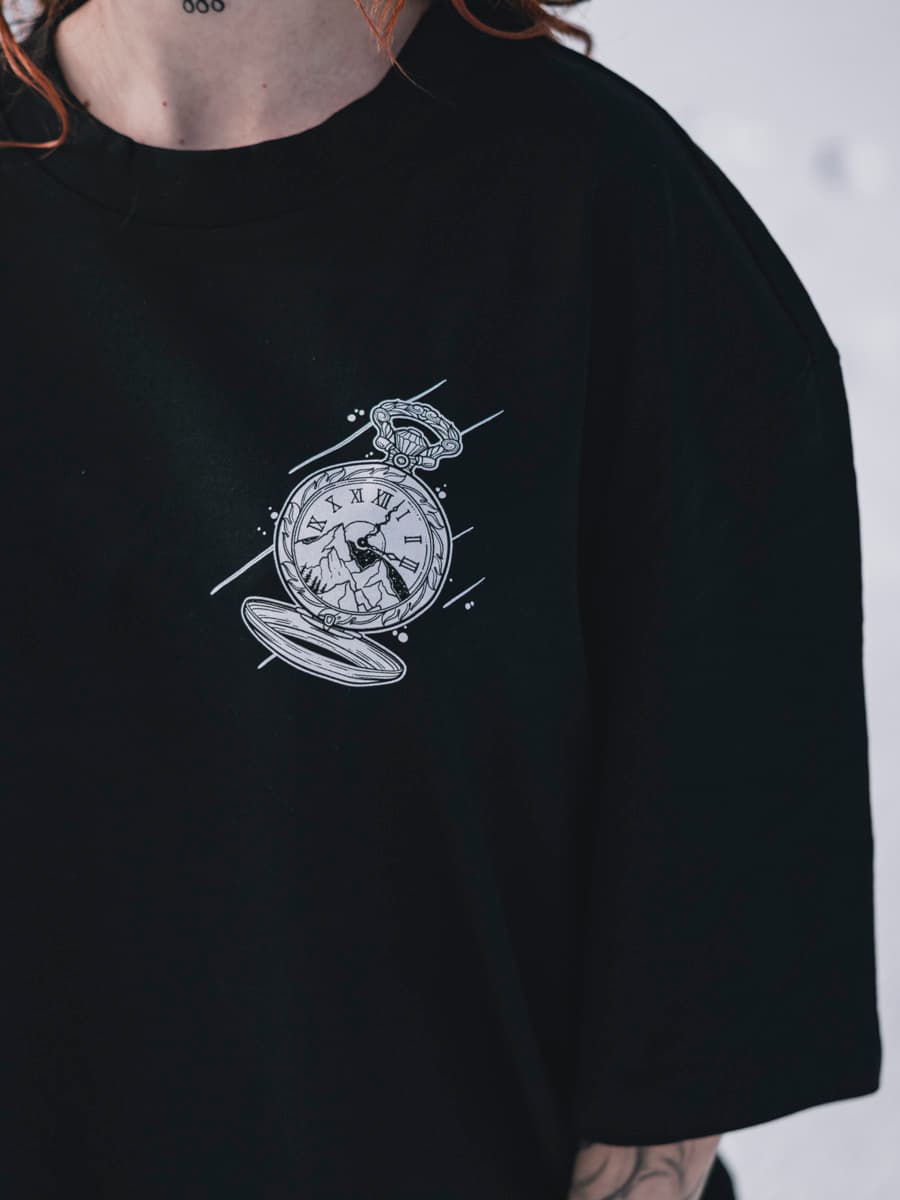 Black oversized t-shirt with ARCTIC WIND OVERSIZED TEE UNISEX print - Wolfpack Clothing