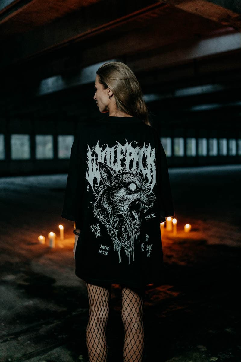 Black oversized t-shirt with ABYSS HOUND OVERSIZED TEE UNISEX print - Wolfpack Clothing