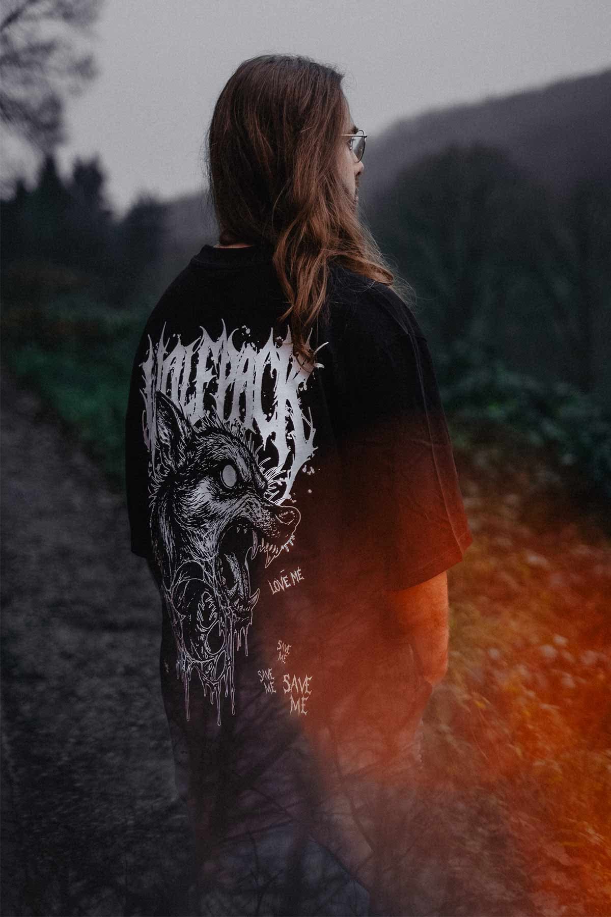 Black oversized t-shirt with ABYSS HOUND OVERSIZED TEE UNISEX print - Wolfpack Clothing