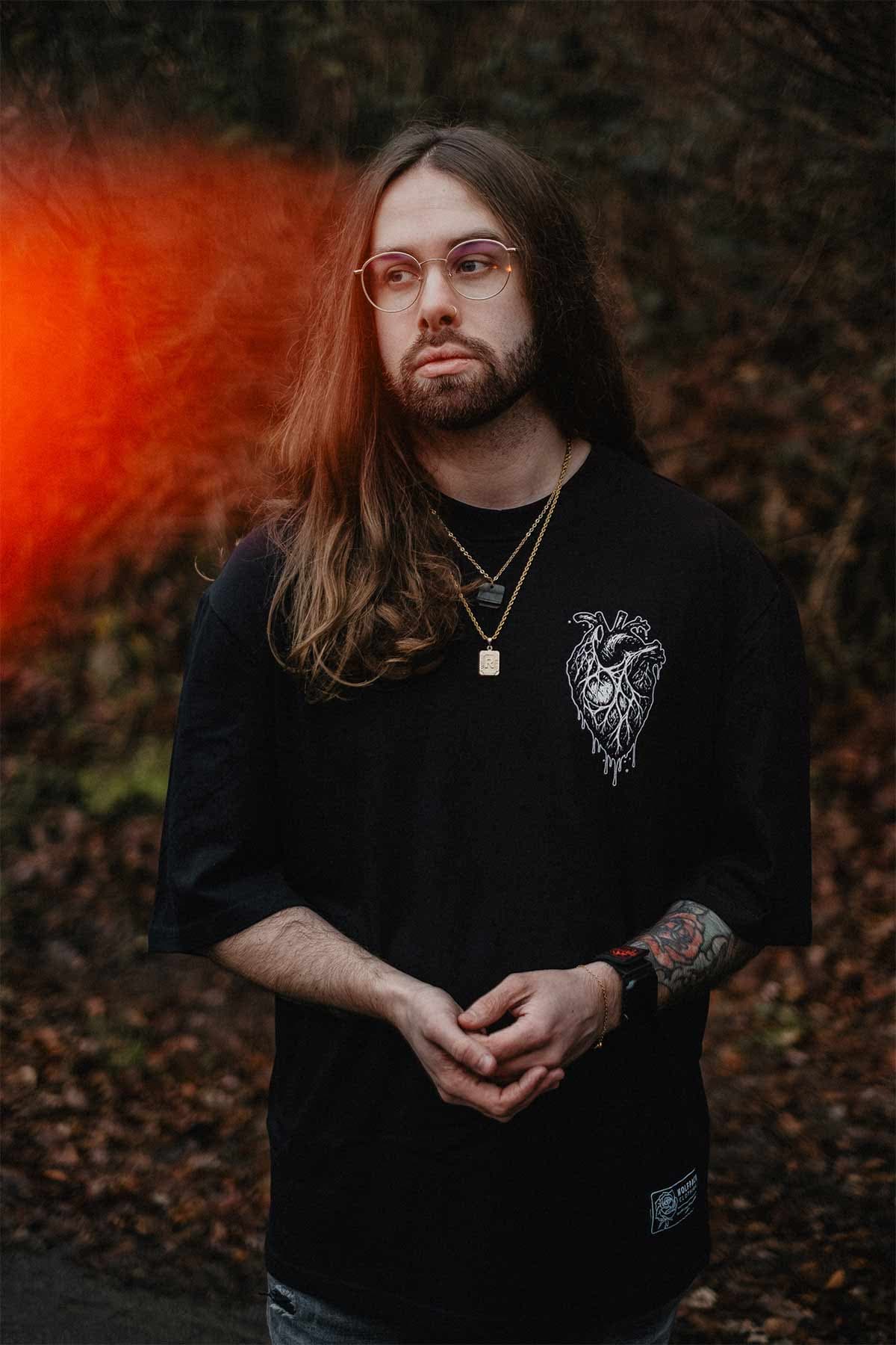 Black oversized t-shirt with ABYSS HOUND OVERSIZED TEE UNISEX print - Wolfpack Clothing