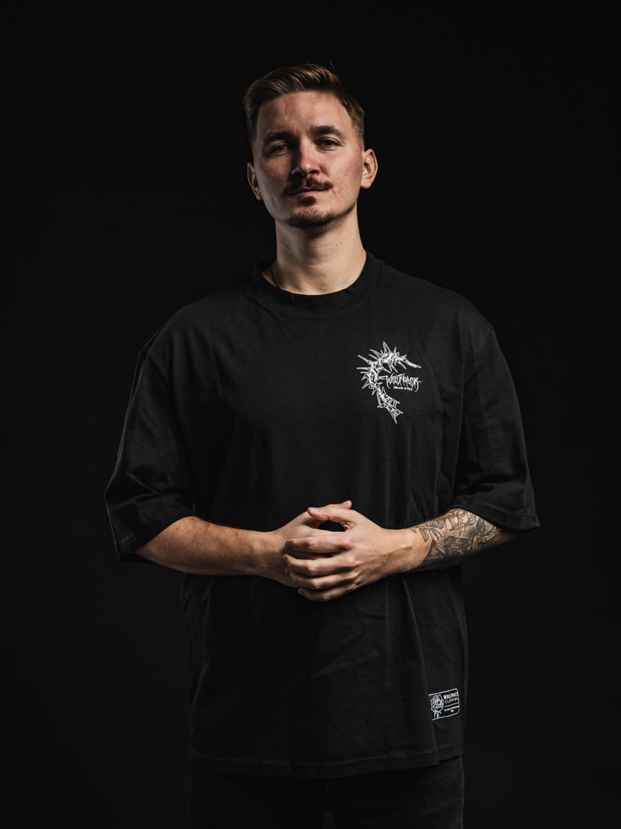 Black oversized t-shirt with BLOOD BITE OVERSIZED TEE UNISEX 2.0 print - Wolfpack Clothing