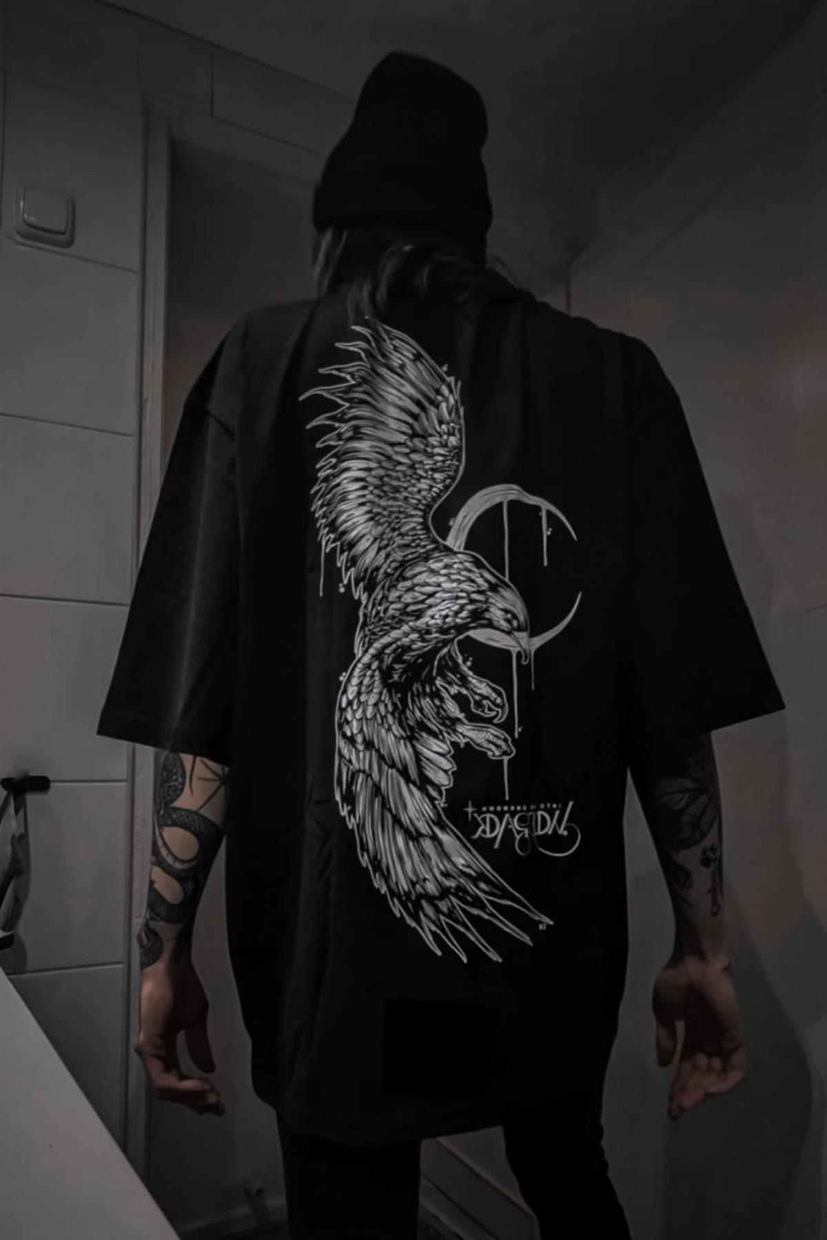 Black oversized t-shirt with CREATURE OF PREY OVERSIZED TEE UNISEX print - Wolfpack Clothing
