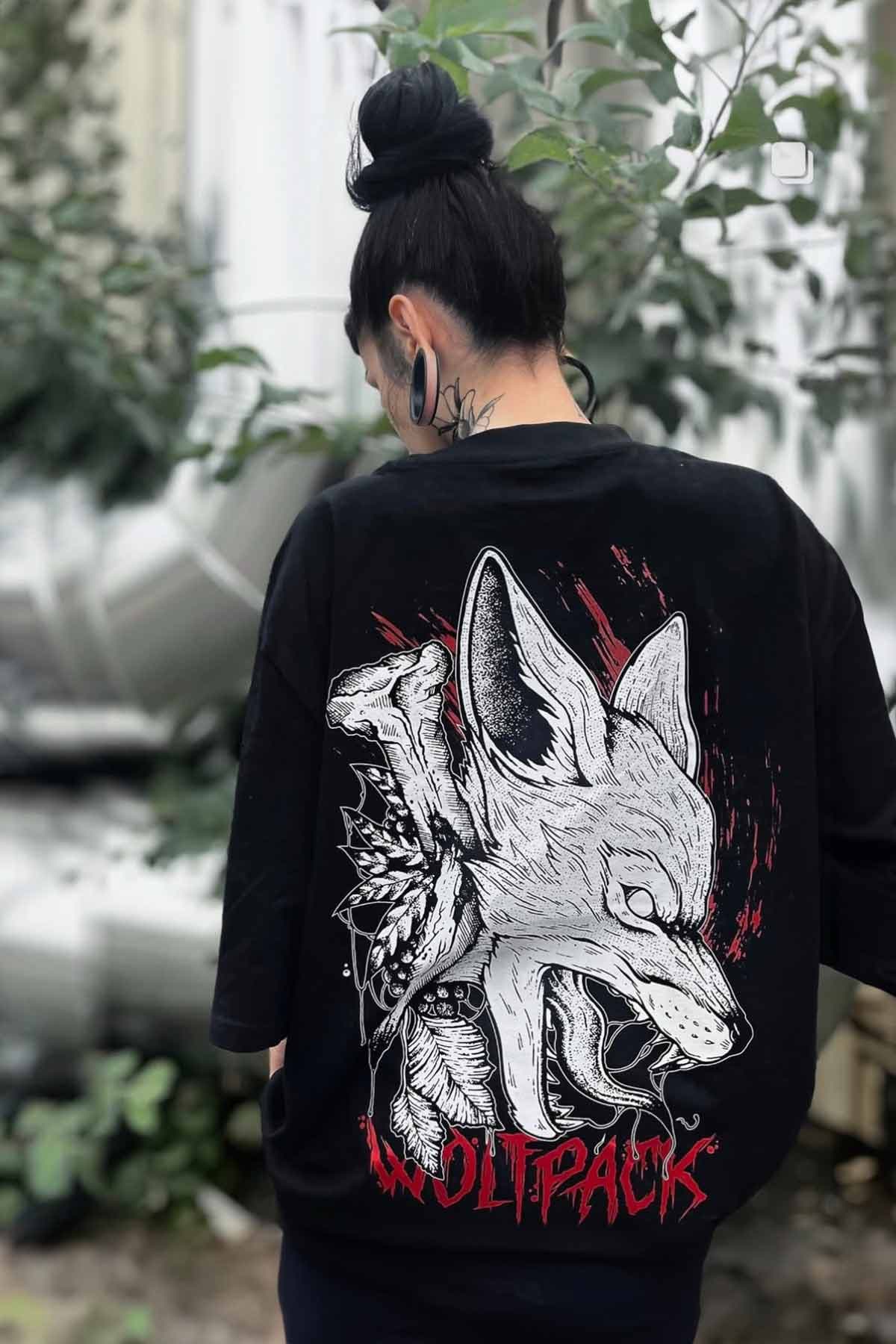 Black oversized t-shirt with FOX SPIRIT OVERSIZED TEE UNISEX print - Wolfpack Clothing