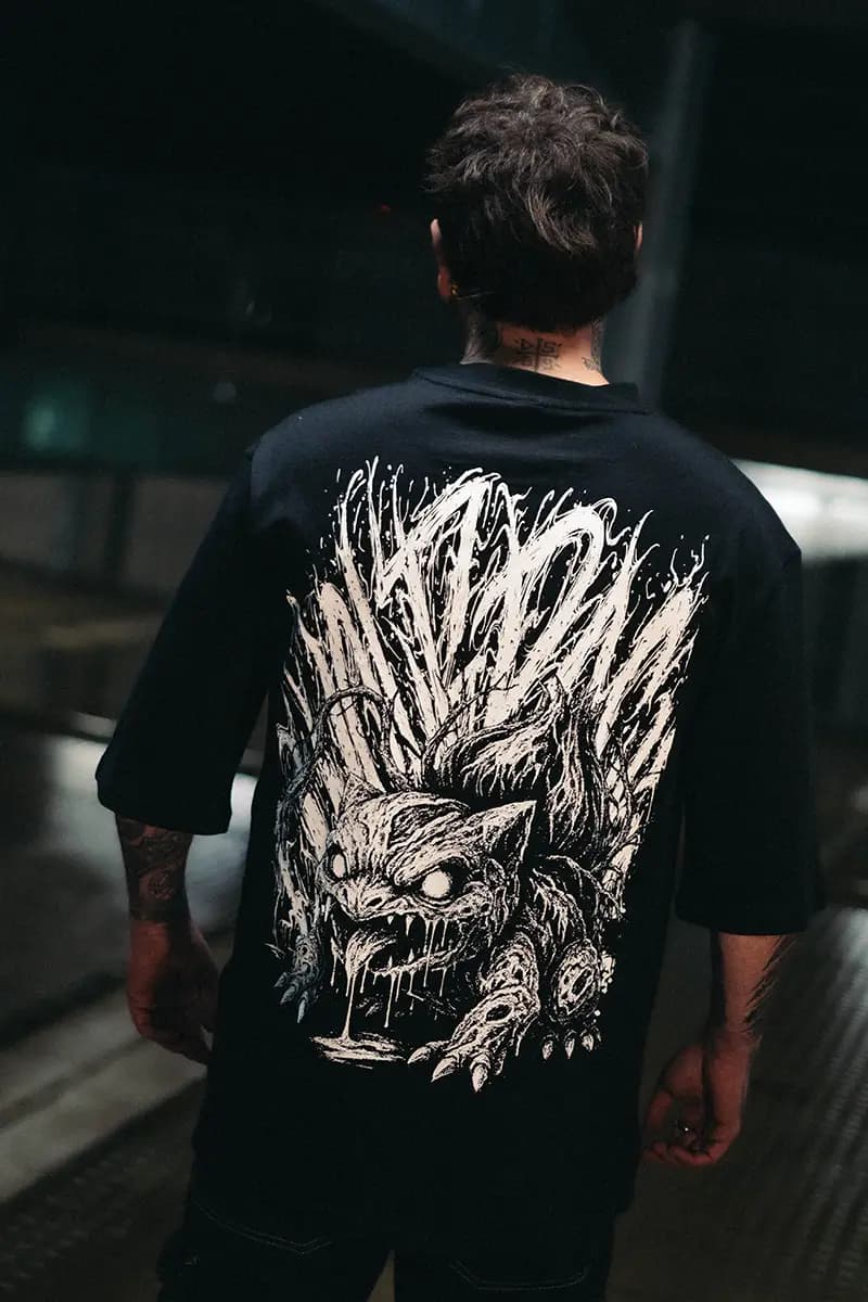 Black oversized t-shirt with GRAVEBACK OVERSIZED TEE UNISEX print - Wolfpack Clothing