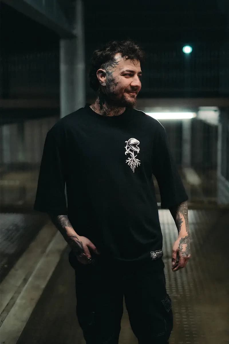 Black oversized t-shirt with GRAVEBACK OVERSIZED TEE UNISEX print - Wolfpack Clothing