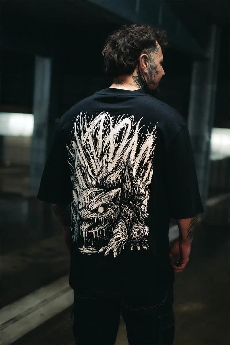 Black oversized t-shirt with GRAVEBACK OVERSIZED TEE UNISEX print - Wolfpack Clothing