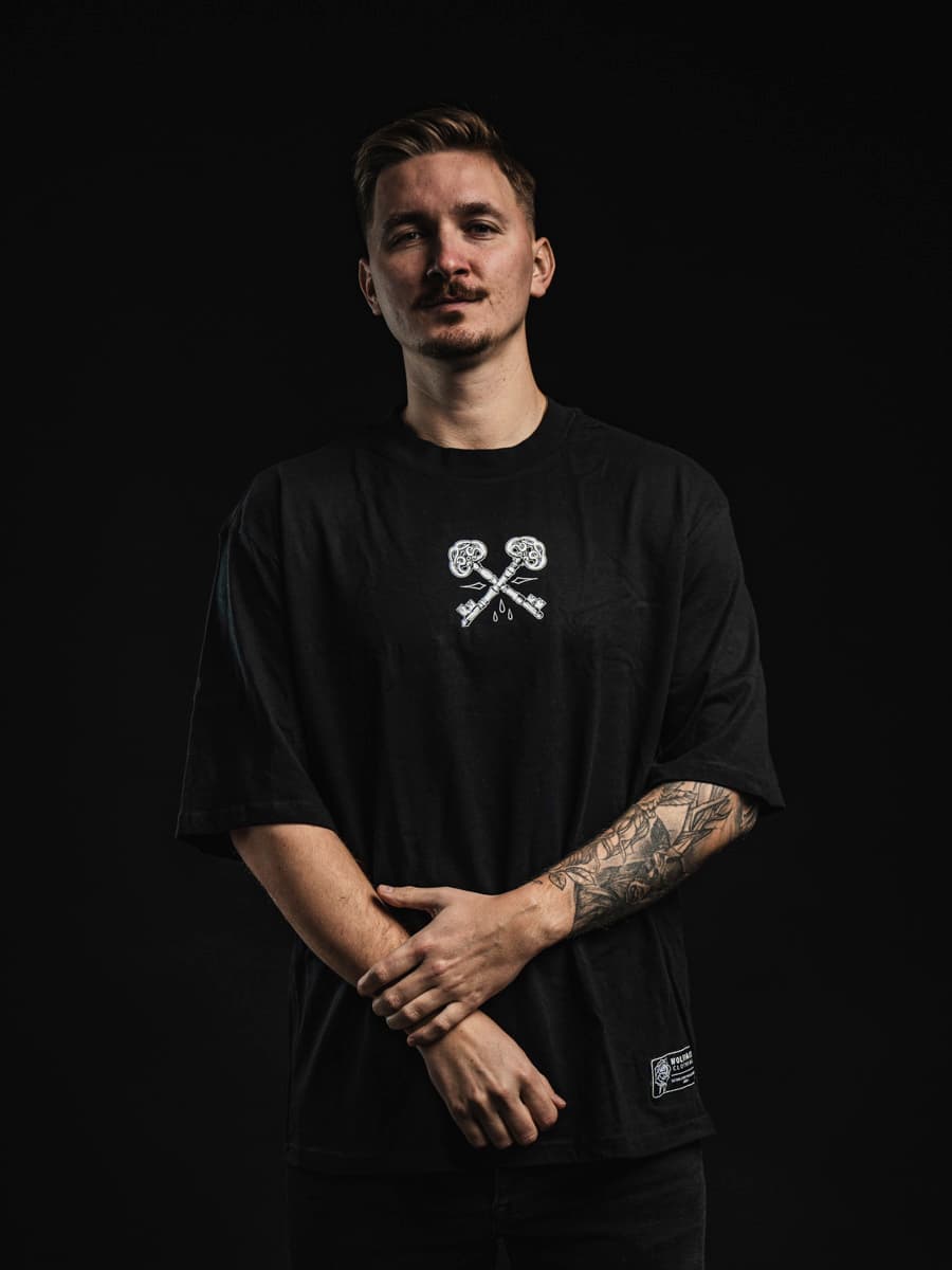 Black oversized t-shirt with NIGHT OWL OVERSIZED TEE UNISEX print - Wolfpack Clothing