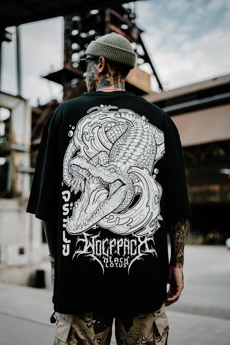 Black oversized t-shirt with SCALES & SILENCE OVERSIZED TEE UNISEX print - Wolfpack Clothing