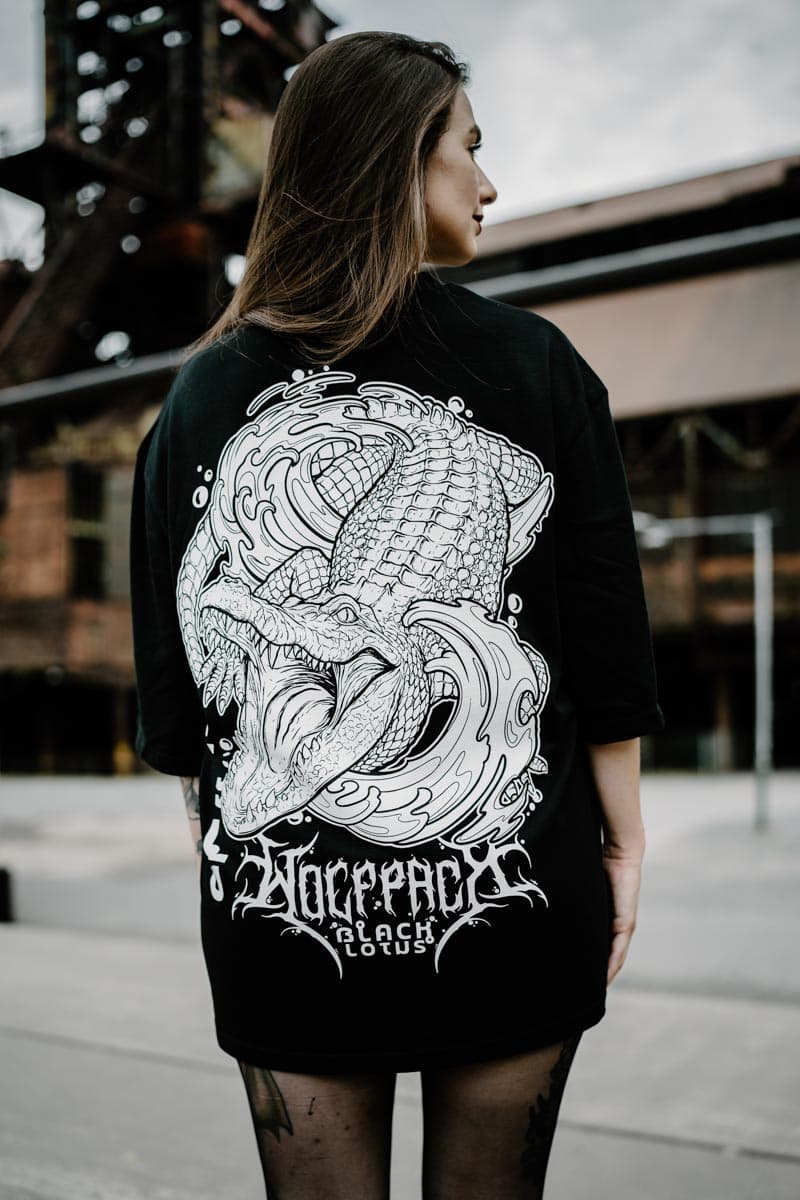 Black oversized t-shirt with SCALES & SILENCE OVERSIZED TEE UNISEX print - Wolfpack Clothing