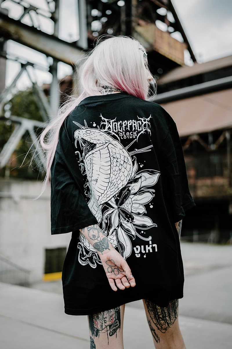 Black oversized t-shirt with SERPENT OF SIAM OVERSIZED TEE UNISEX print - Wolfpack Clothing