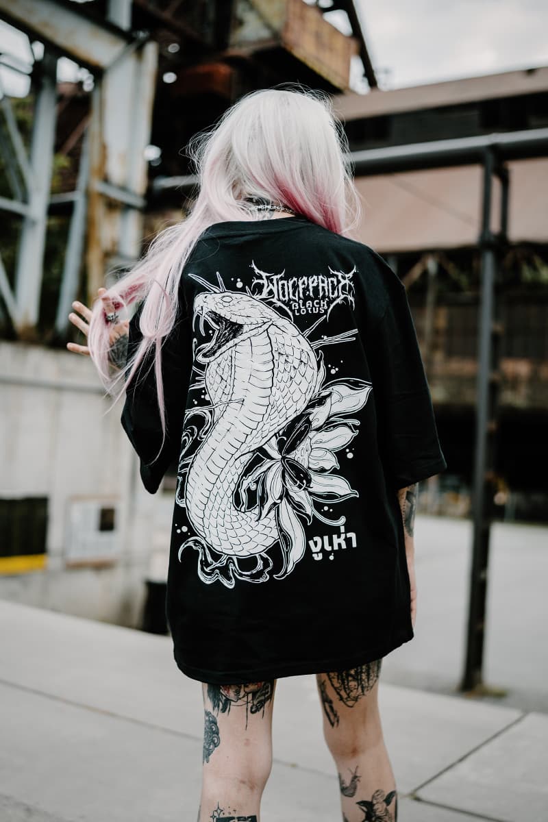 Black oversized t-shirt with SERPENT OF SIAM OVERSIZED TEE UNISEX print - Wolfpack Clothing