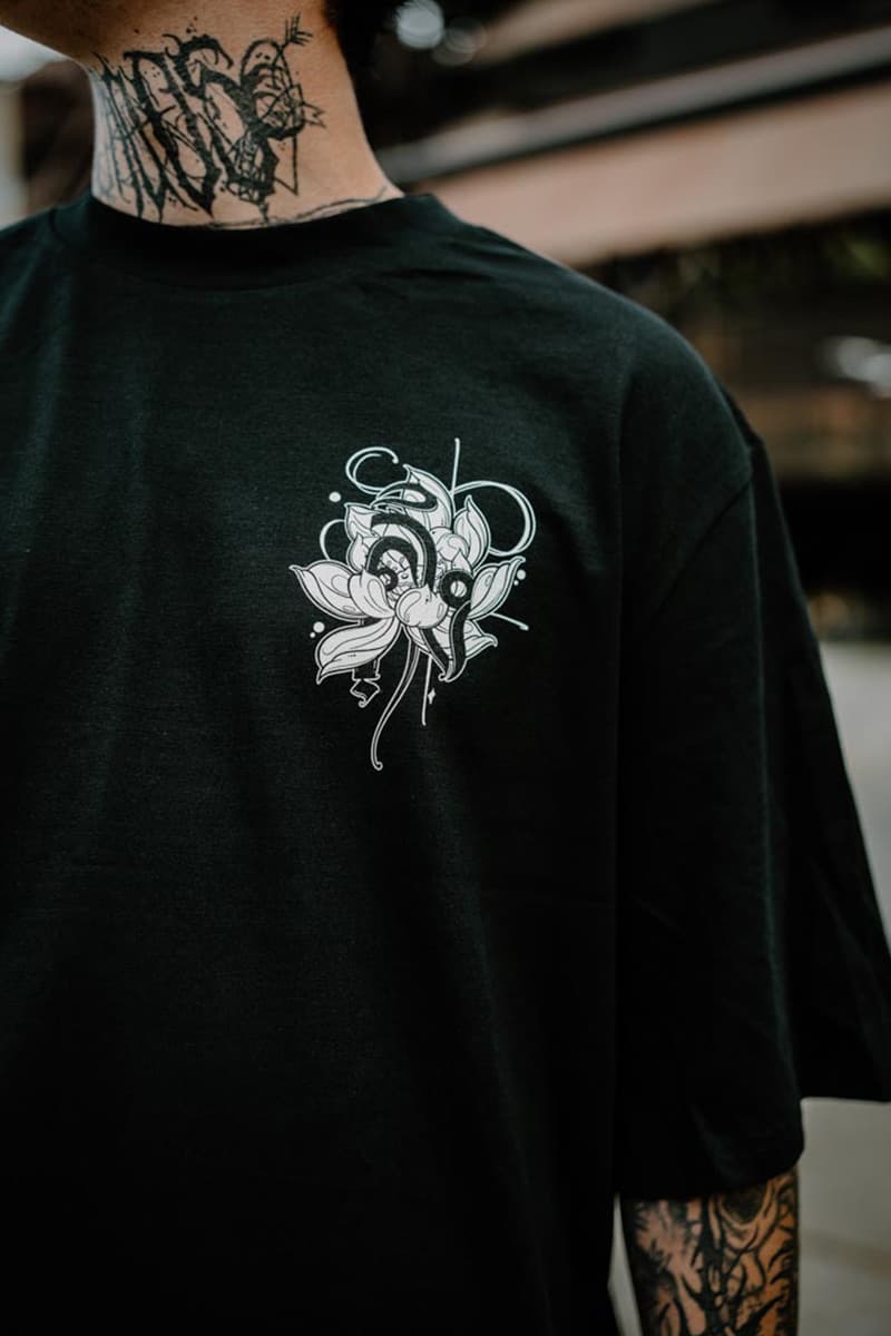 Black oversized t-shirt with TEMPLE GUARDIAN OVERSIZED TEE UNISEX print - Wolfpack Clothing