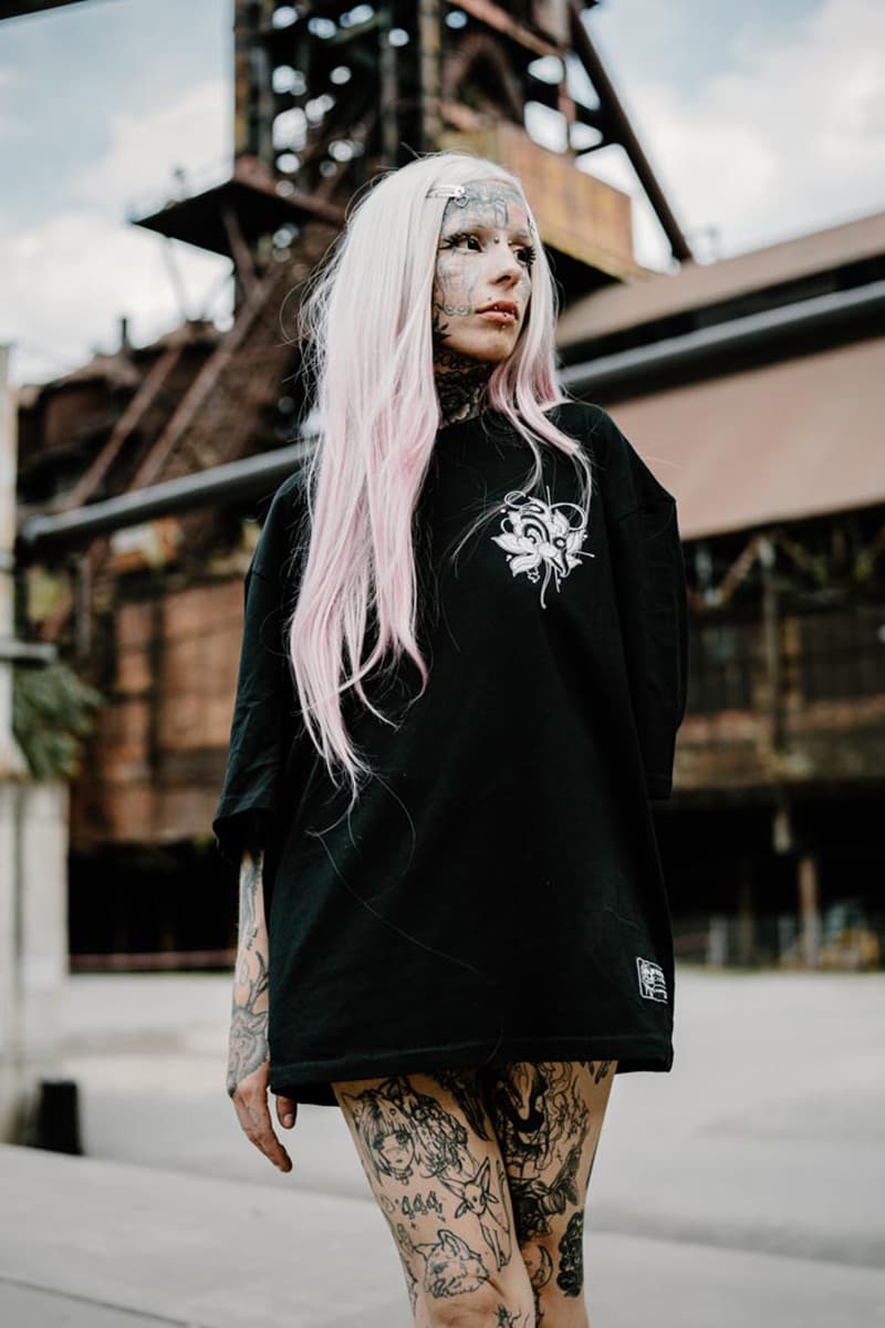 Black oversized t-shirt with TEMPLE GUARDIAN OVERSIZED TEE UNISEX print - Wolfpack Clothing