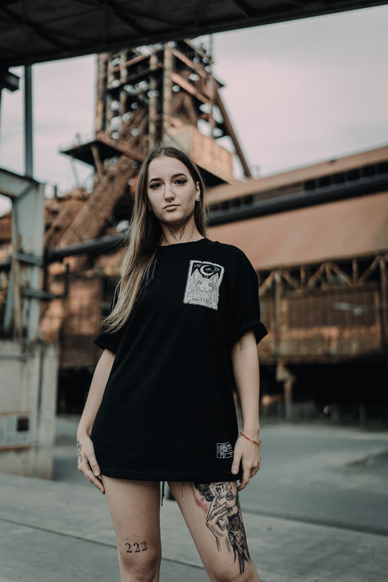 Black oversized t-shirt with THE MOON OVERSIZED TEE UNISEX print - Wolfpack Clothing