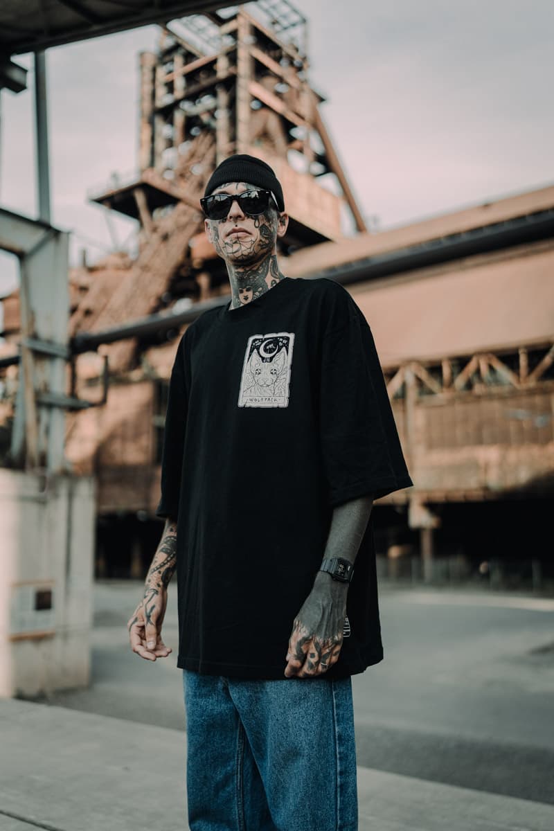 Black oversized t-shirt with THE MOON OVERSIZED TEE UNISEX print - Wolfpack Clothing