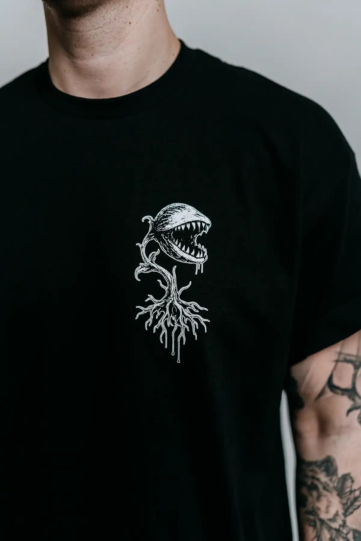 Black t-shirt with GRAVEBACK TEE UNISEX print - Wolfpack Clothing